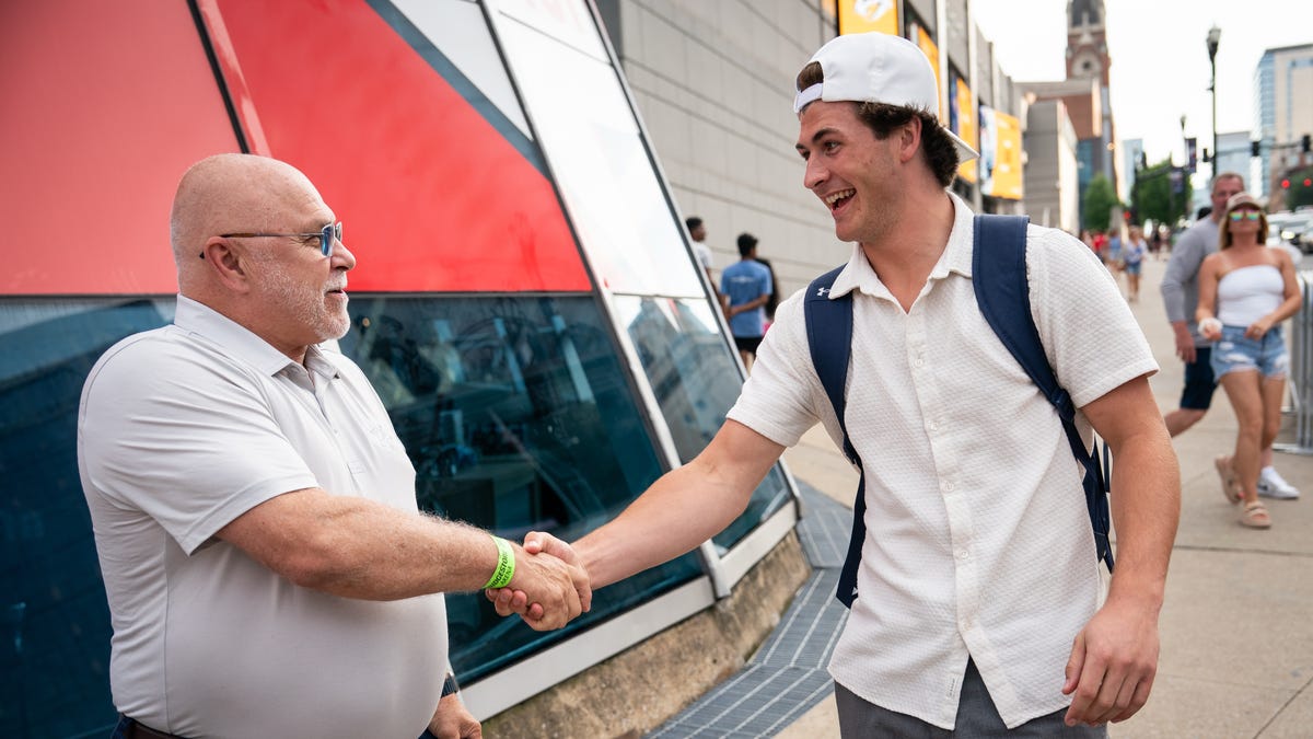 Predators talked trade before drafting Brady Martin, NHL series shows