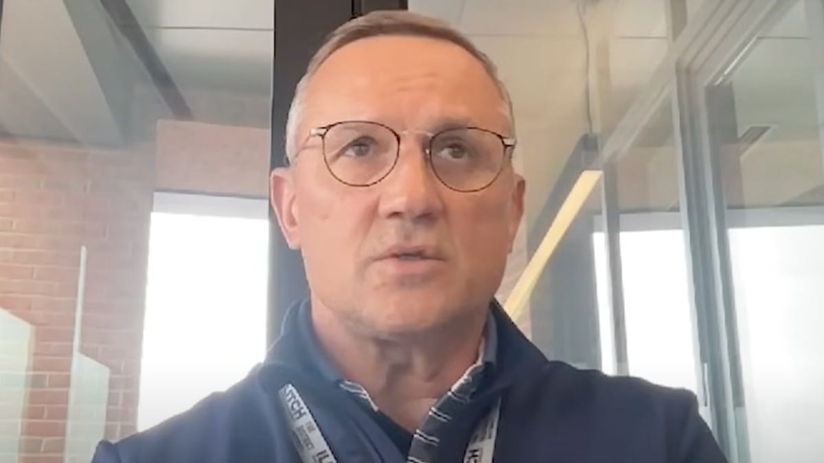 Red Wings' Steve Yzerman talks Scotty Bowman, double-OT goal and more on Chris Osgood's podcast