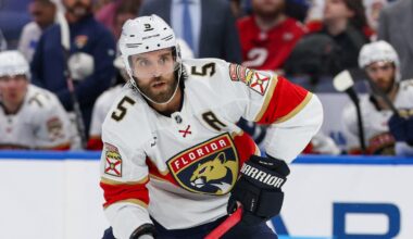 Panthers, Lightning combine for 312 penalty minutes in nasty game