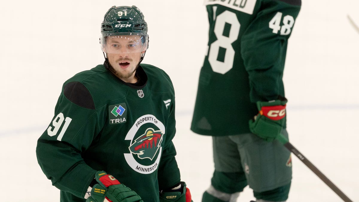 Tarasenko finds fresh start with Wild; Connor signs $96M deal