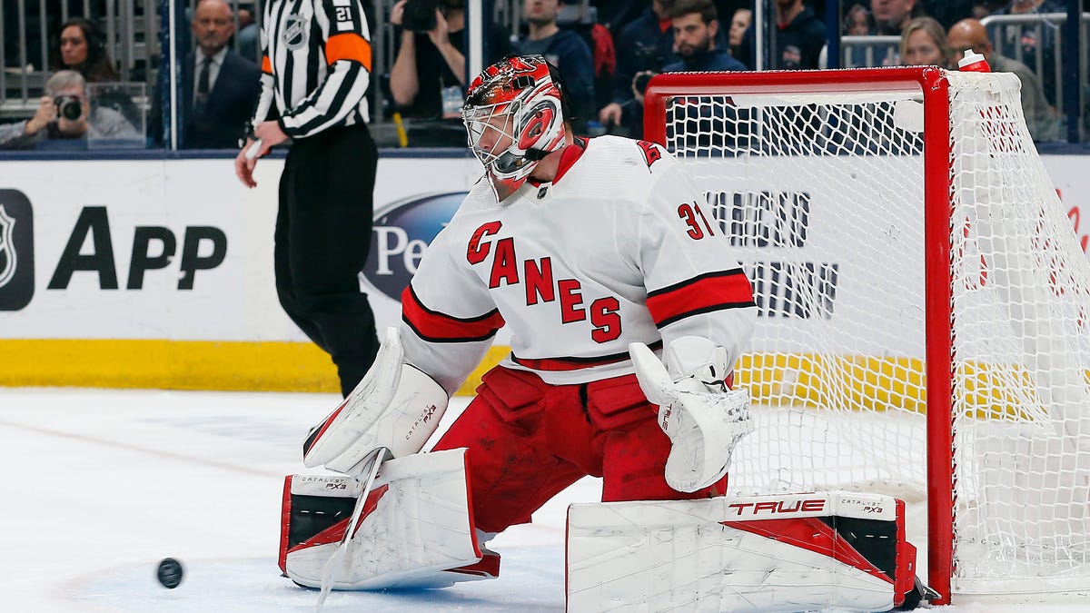 Devils at Hurricanes odds, picks and predictions