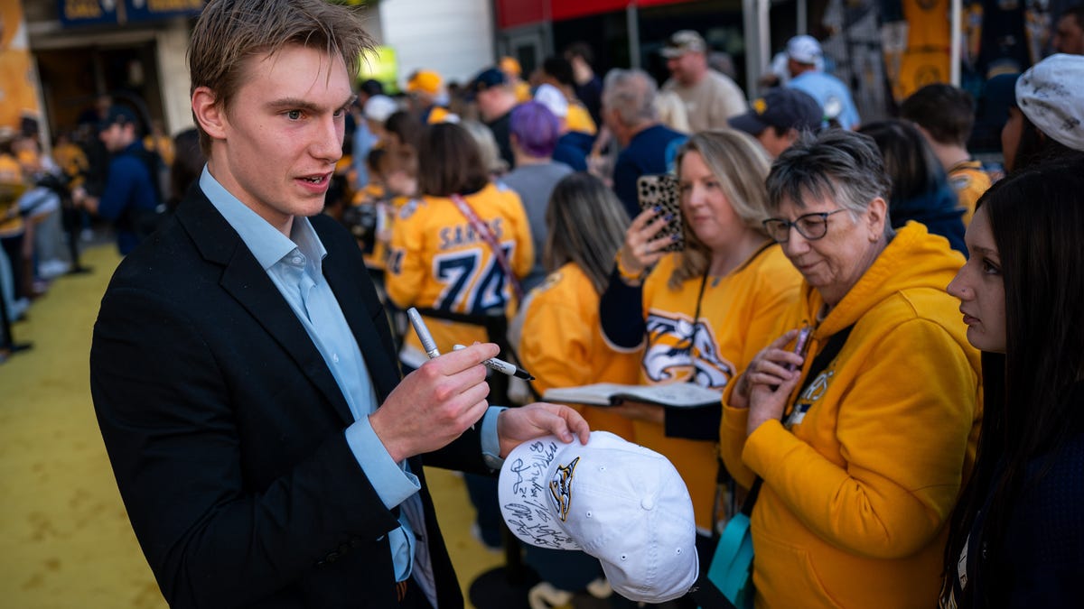 Matthew Wood recalled by Predators, will play vs Canucks