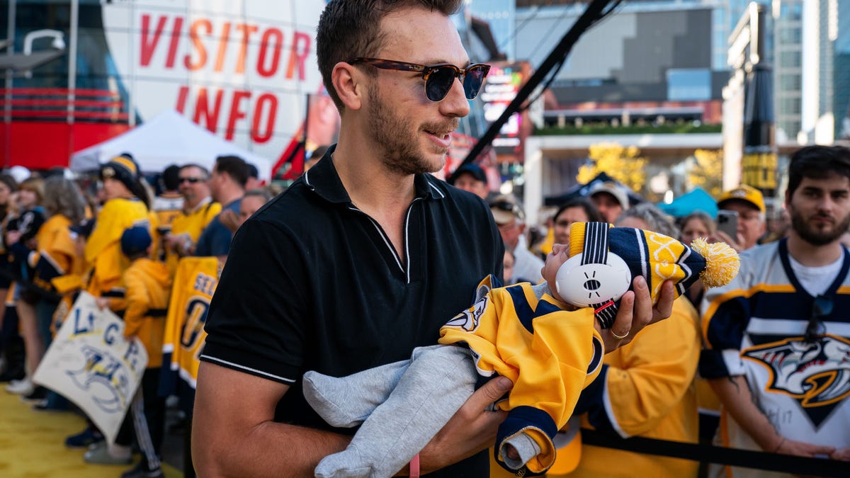 How 13-day-old Bo Bunting helped Predators win NHL season opener