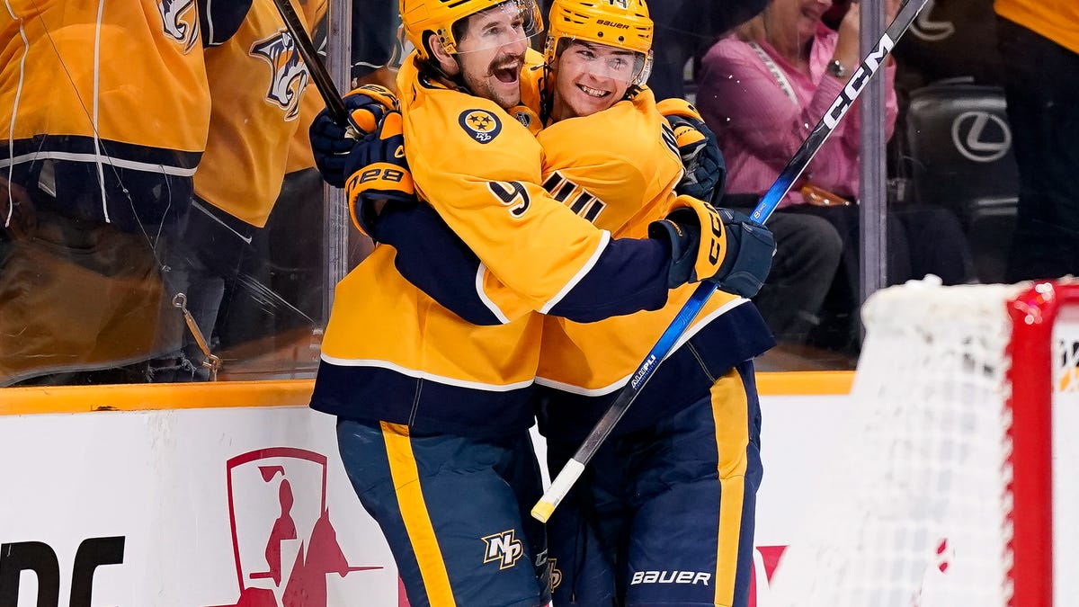 Predators' Brady Martin has first NHL point, assisting Forsberg goal