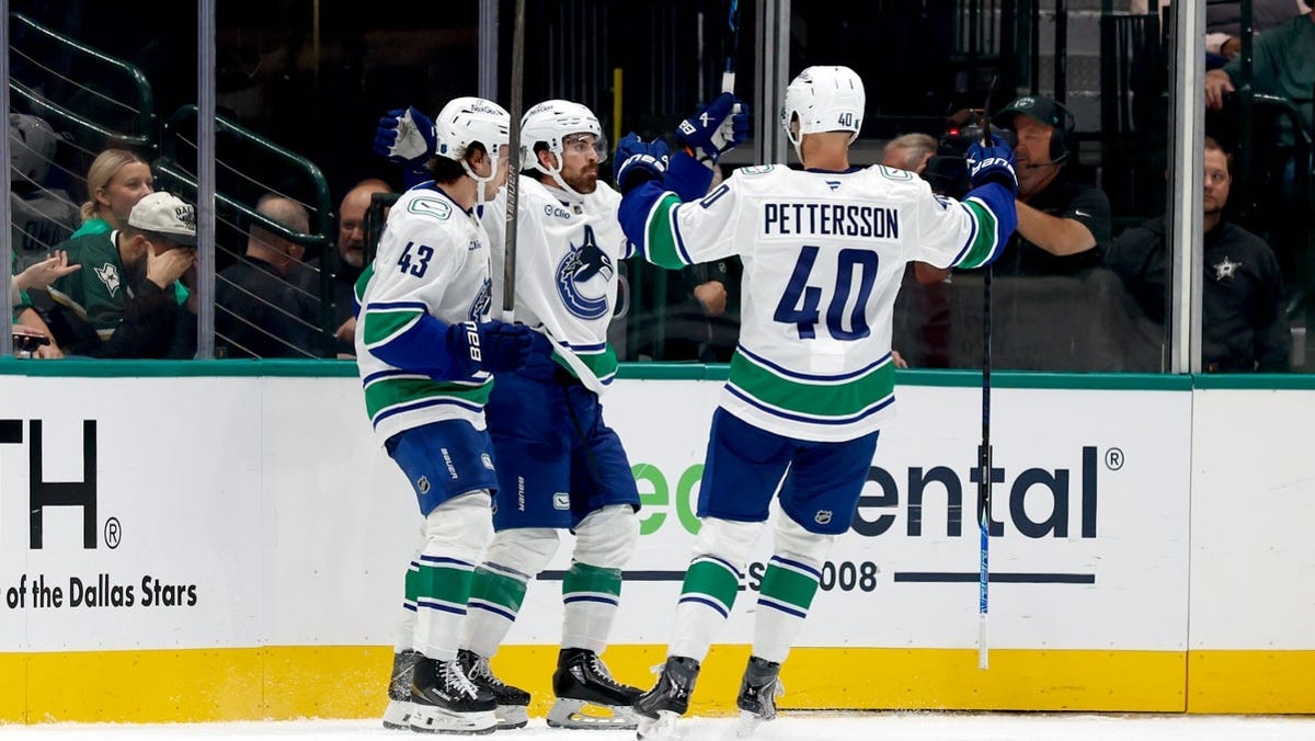 Vancouver Canucks vs. Chicago Blackhawks odds, tips and betting trends