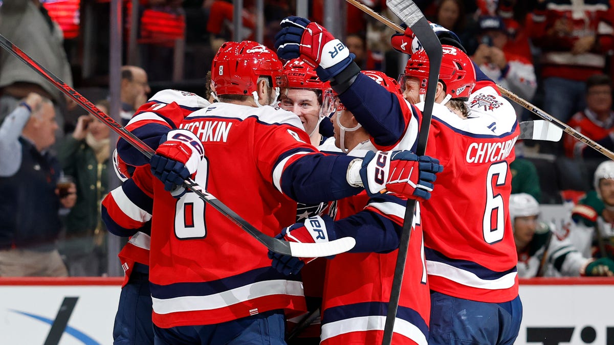Alex Ovechkin scores goal No. 898 as Capitals rout Wild