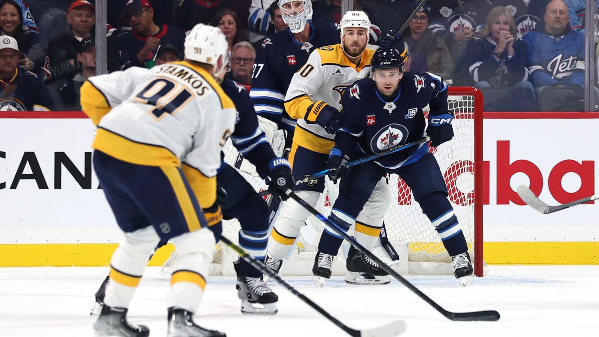 Listless power play holding Nashville Predators back through six games