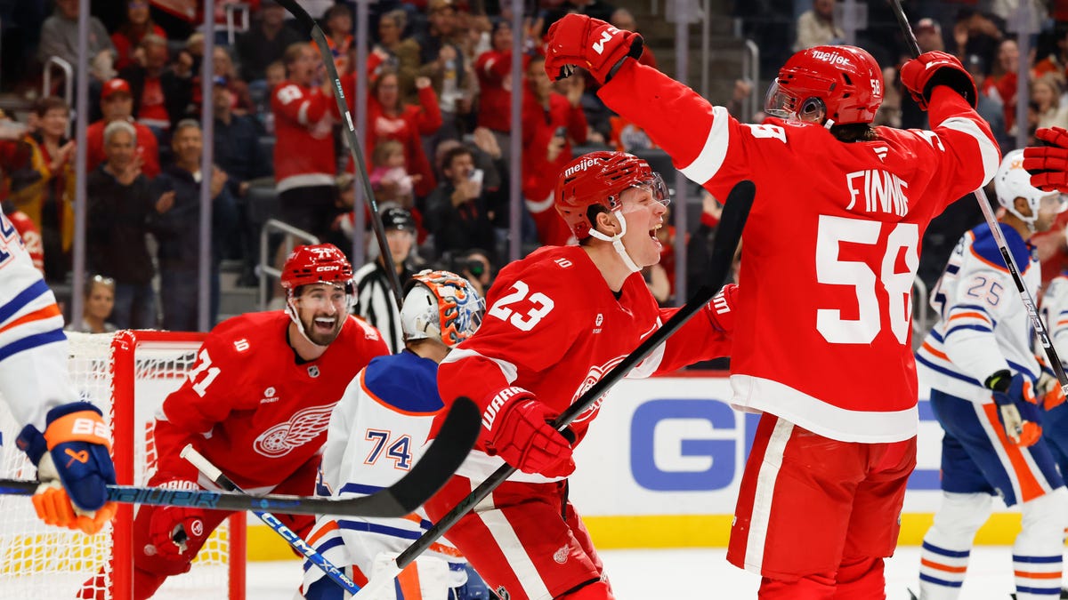 Detroit Red Wings win 5th straight behind 2G from rookie Emmitt Finnie