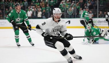 LA Kings hockey player oddly flashes 'Horns Down' after beating Dallas