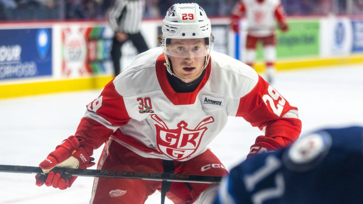 Yzerman watches Danielson's AHL debut; Crosby hits 1,700 points