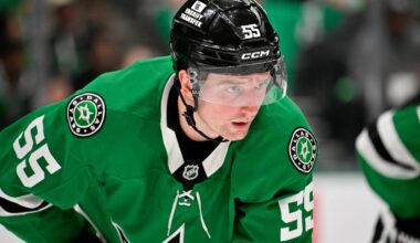 Stars' Thomas Harley signs 8-year extension