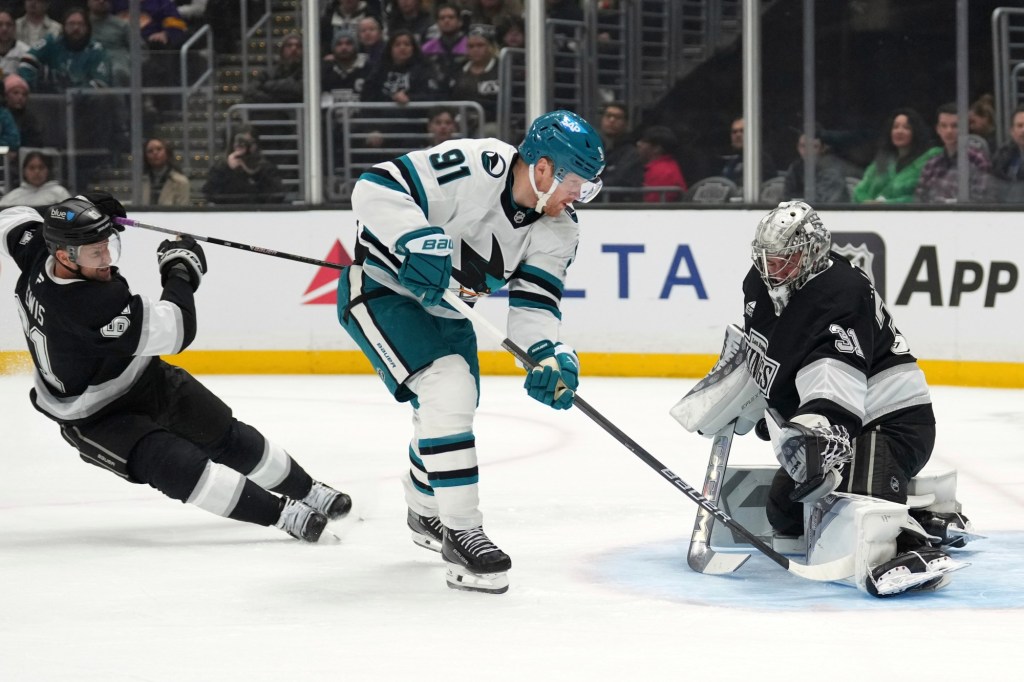 San Jose Sharks acquire Ryan Ellis, draft pick from Philadelphia Flyers