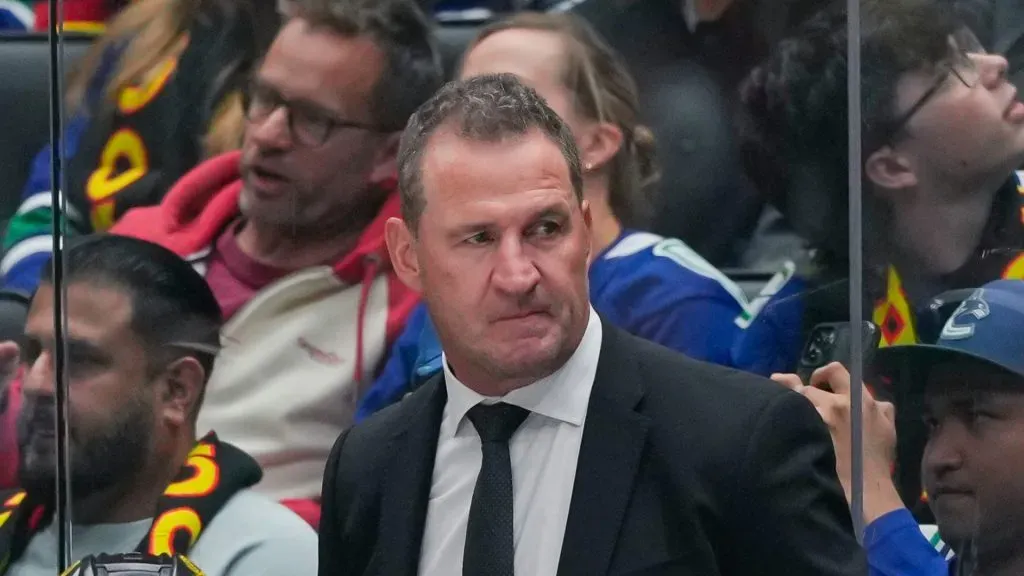 Adam Foote giving instructions from the bench