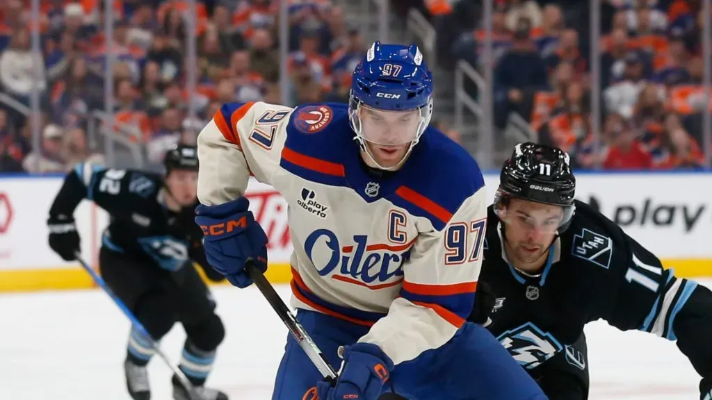 Connor McDavid in action vs the Utah Mammoth