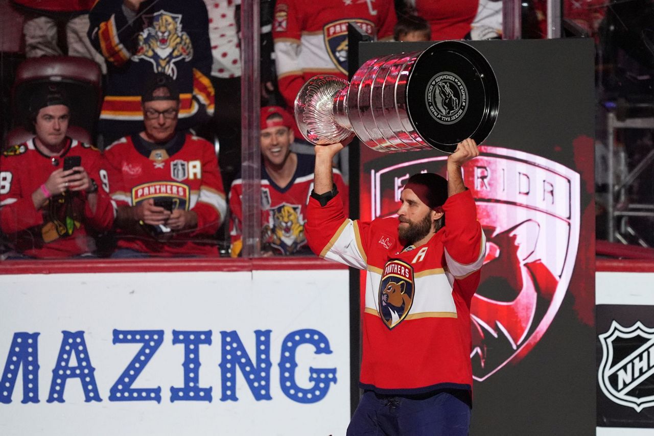 Panthers celebrate Stanley Cup win with banner ceremony, eye historic three-peat as NHL kings