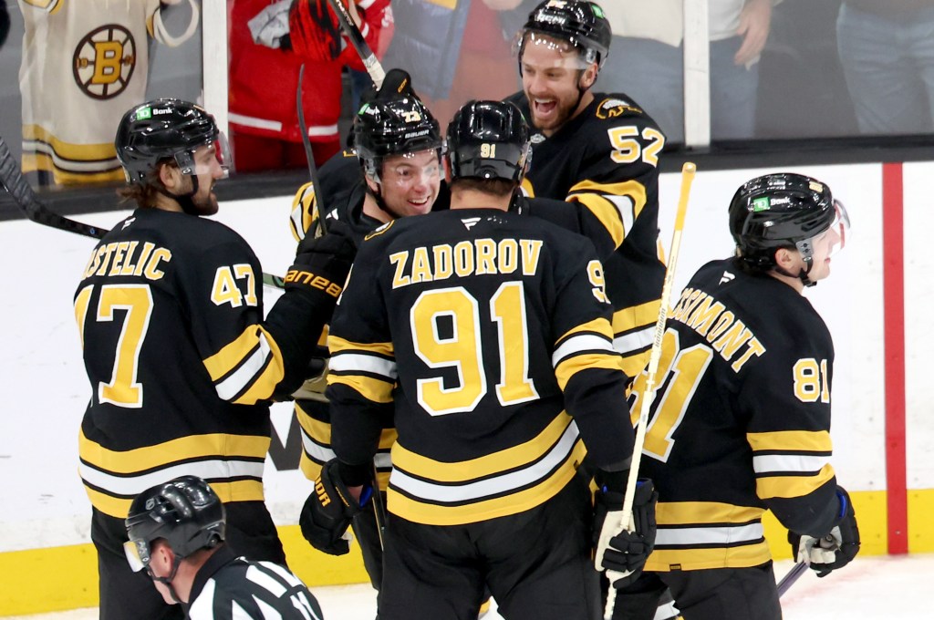 Bruins storm back to beat Islanders, 5-2