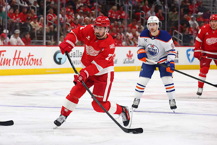 Detroit Red Wings surge to top of Atlantic Division, prepare for challenging road stretch