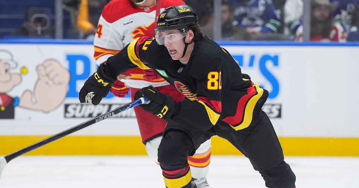 Vancouver Canucks assign first-round pick Braeden Cootes to WHL Seattle Thunderbirds