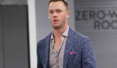 Jonathan Toews reflects on time in Chicago before facing Blackhawks