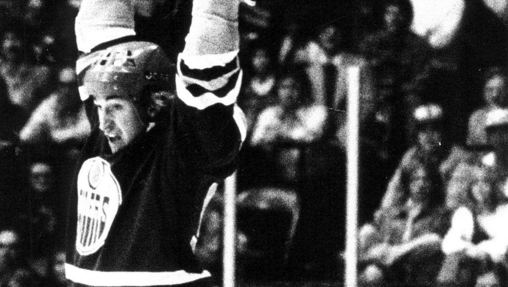 Rookie Wayne Gretzky makes his NHL debut at Chicago Stadium
