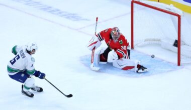Chicago Blackhawks lose to Vancouver Canucks 3-2 in shootout