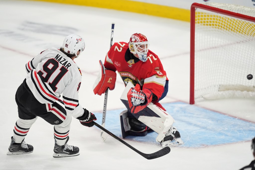 Chicago Blackhawks lose 3-2 to Florida Panthers on opening night