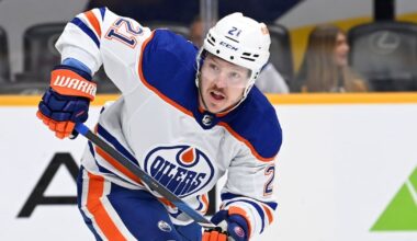 Dallas Stars sign forward Adam Erne to one-year, two-way contract