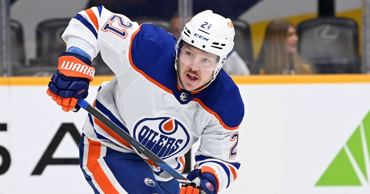 Dallas Stars sign forward Adam Erne to one-year, two-way contract