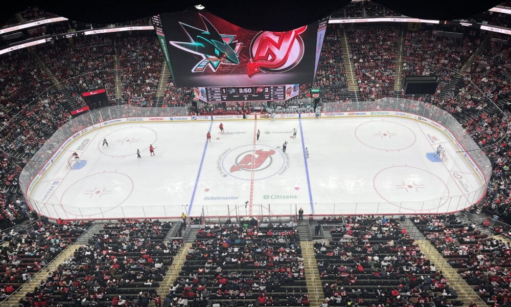 Askarov Bounces Back, But Sharks Lose 3-1