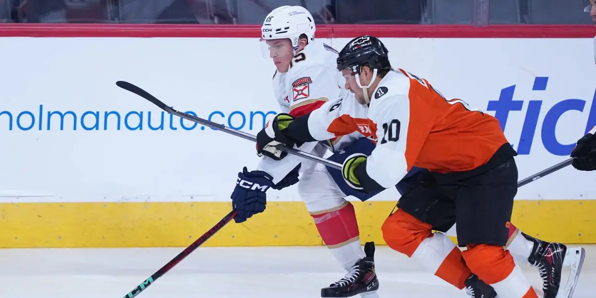 Lundell and Bobby Brink battle for the puck - Florida Panthers vs. Philadelphia Flyers