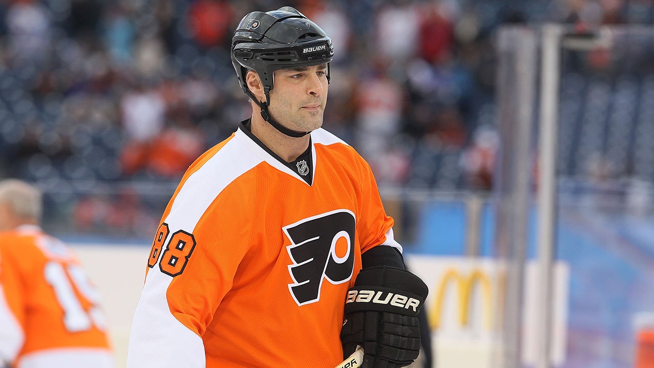 Remembering The Flyers' Famous Eric Lindros Trade