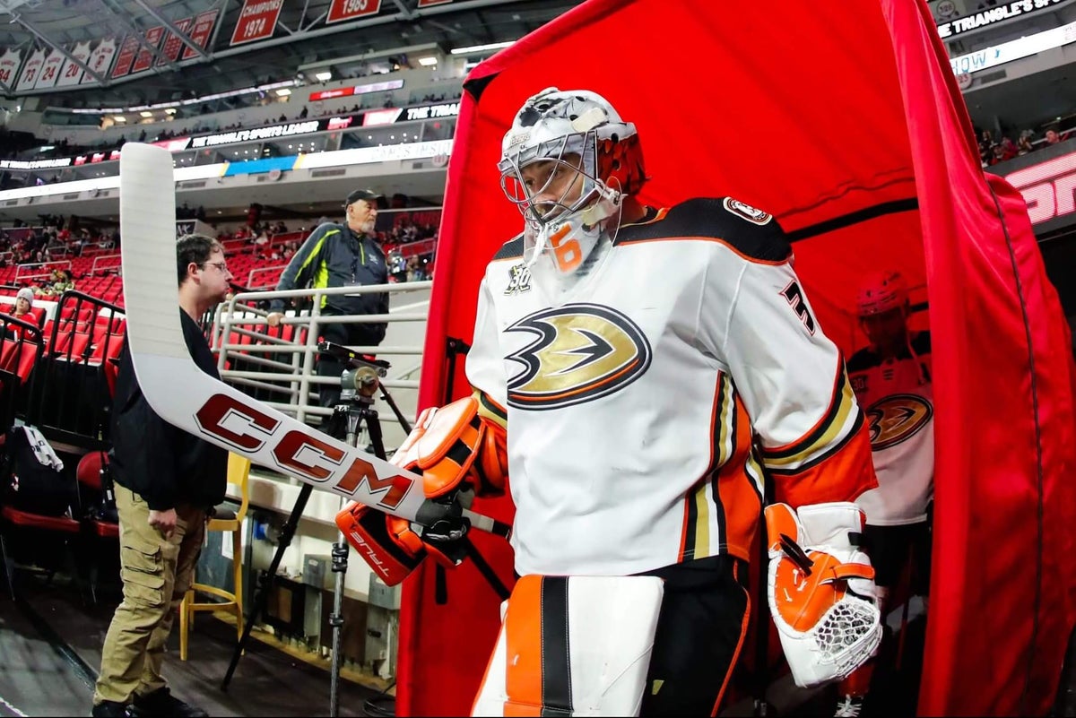 Should the Avalanche pursue a trade for Ducks goalie John Gibson?