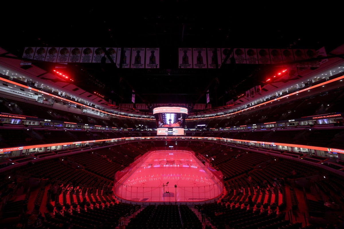 United Center goes dark during Blackhawks-Mammoth game, far from NHL’s first power outage
