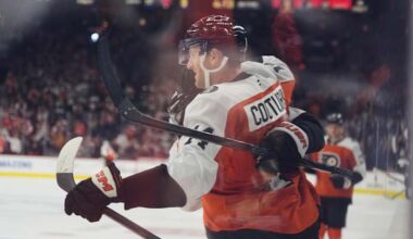 Sean Couturier's 4-point night lifts Flyers over Panthers in emotional home opener