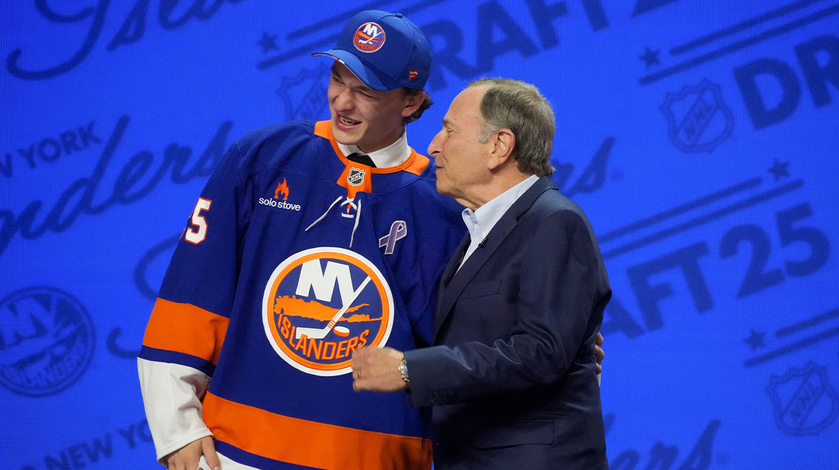 Matthew Schaefer is selected as the first overall pick to the New York Islanders in the first round of the 2025 NHL Draft at Peacock Theater.