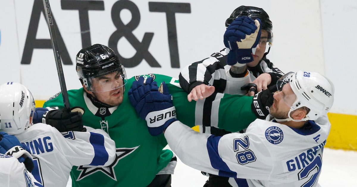 Dallas aims to keep latest streak going on Florida road trip