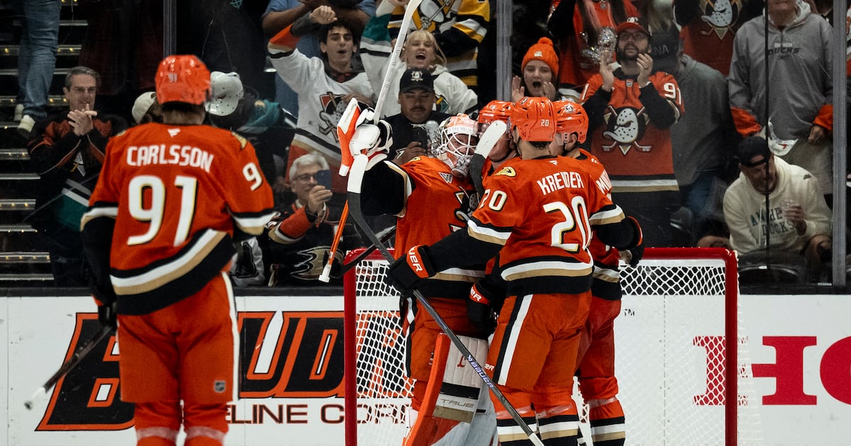 Ducks make their mark in first week – Annenberg Media