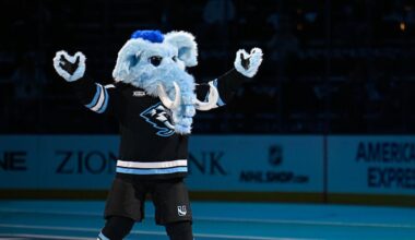 Utah Mammoth unveil new mascot, ‘Tusky’ during pregame