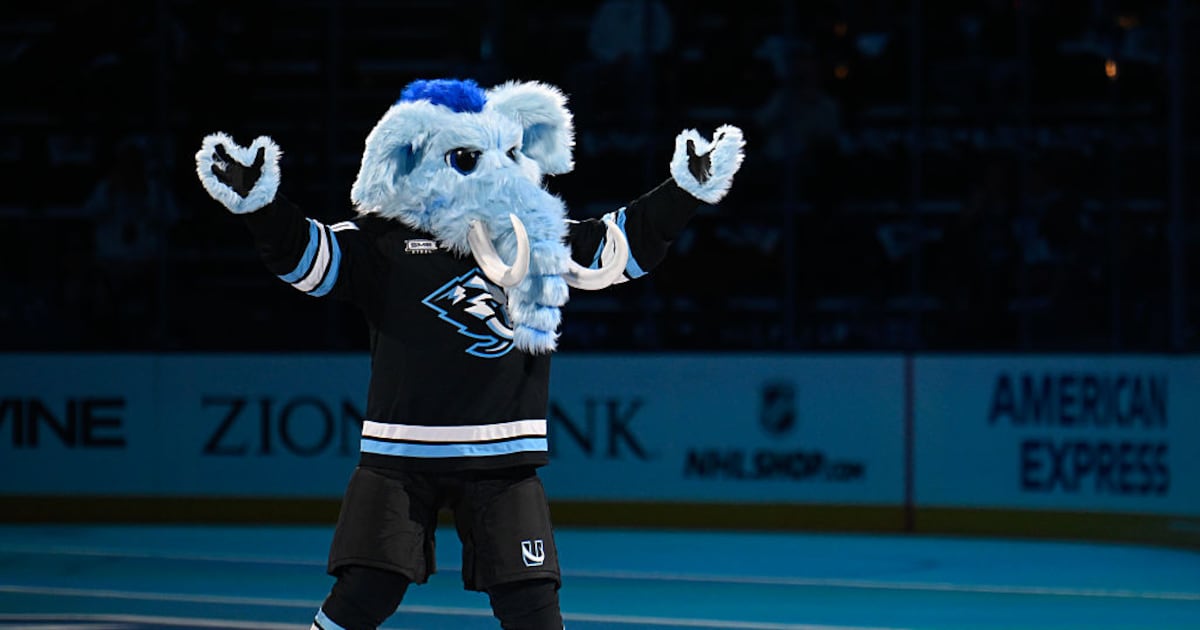 Utah Mammoth unveil new mascot, ‘Tusky’ during pregame