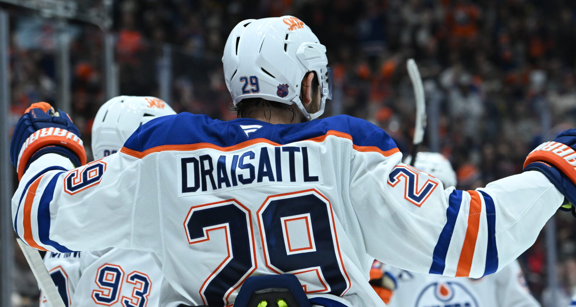 4 Takeaways From Oilers' 4-3 Overtime Loss to Canucks - The Hockey Writers - Edmonton Oilers