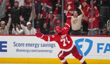Larkin's overtime goal lifts Red Wings past Lightning, 2-1