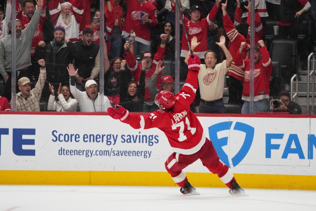 Larkin and Finne each score twice, lift surging Red Wings to a 4-2 win over Oilers – Macomb Daily