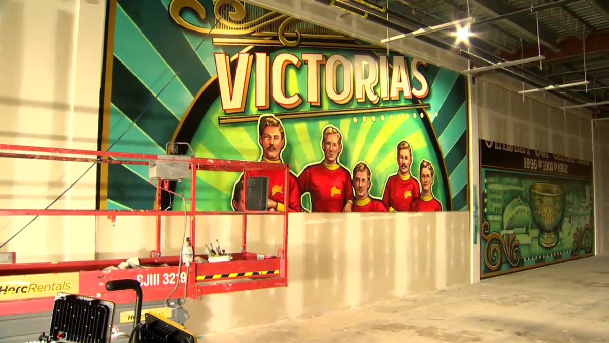 Click to play video: 'Winnipeg Hockey Heroes to be honoured with four-story mural'