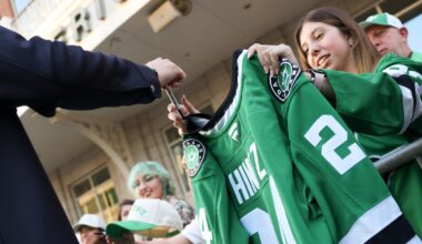 Stars fans respond to potential departure from Dallas at home opener vs. Wild