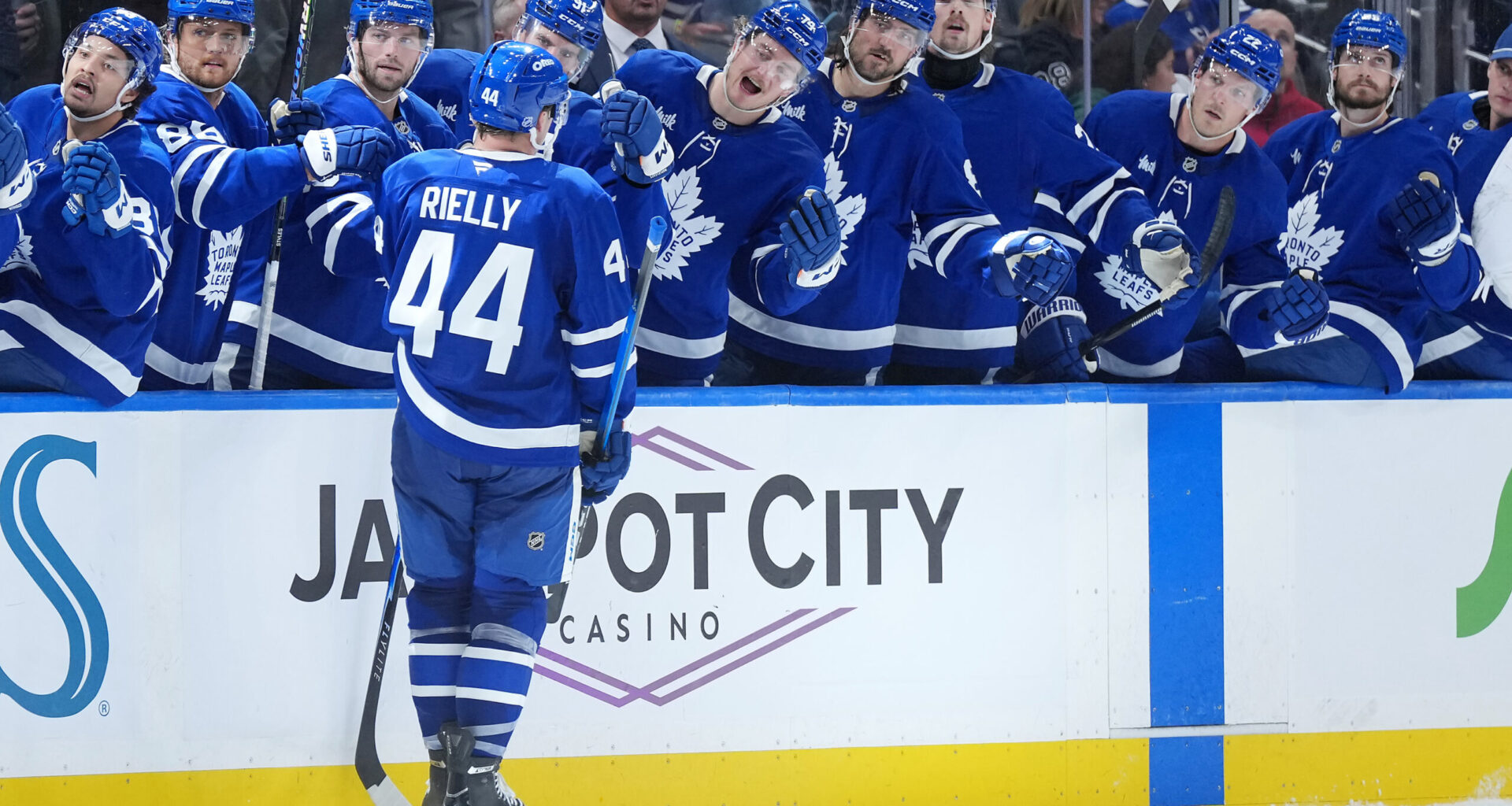Maple Leafs News & Rumours: A Team Win, a New Line, and a Confident Rielly - The Hockey Writers - Toronto Maple Leafs