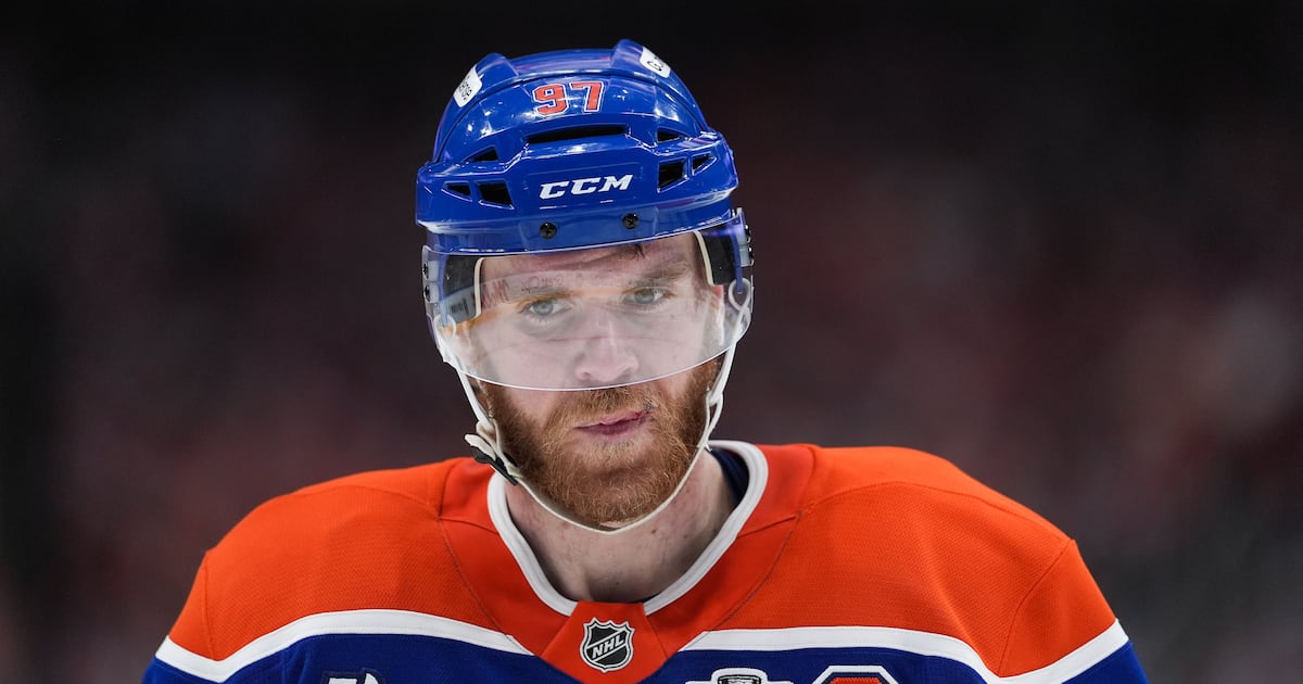Edmonton Oilers GM Bowman not ready to commit to Connor McDavid entering season without an extension