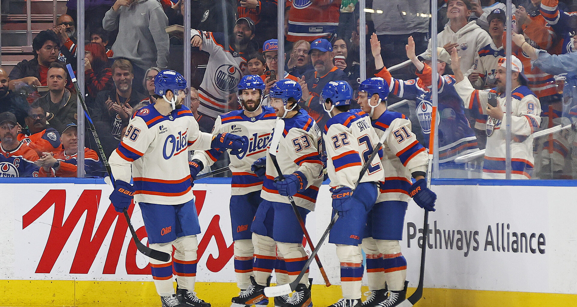 4 Takeaways From Oilers' 6-3 Win Over Mammoth - The Hockey Writers - Edmonton Oilers