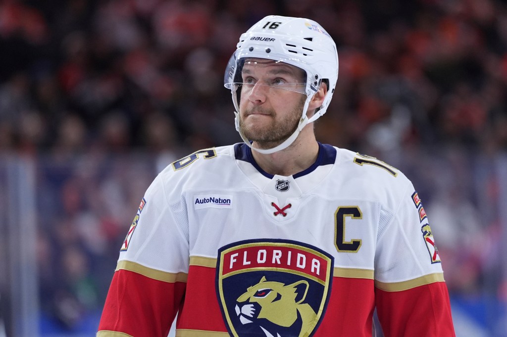 Ailing Aleksander Barkov visits with Miami Heat, Spoelstra