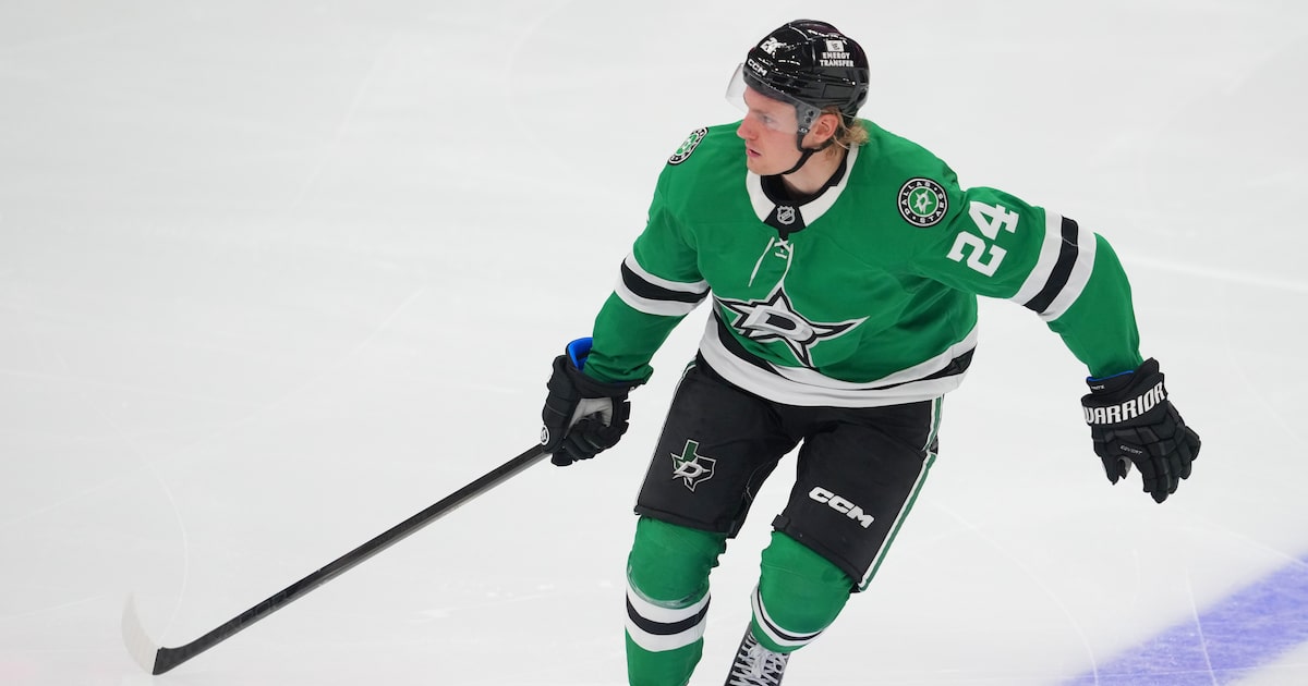 Dallas Stars’ Roope Hintz leaves game vs. Carolina Hurricanes after taking hard hit