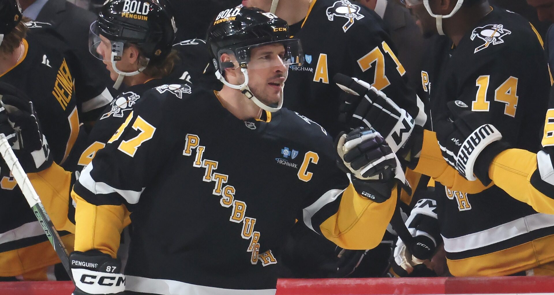 Penguins Dominate Canucks With Steelers Stars In Attendance